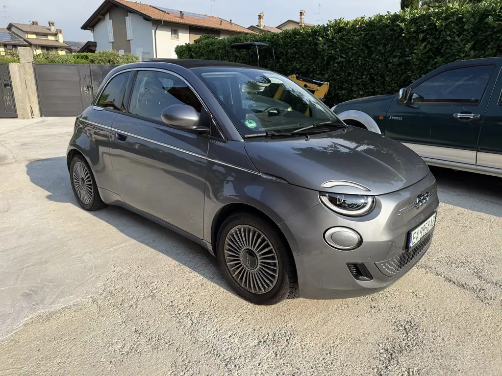 Fiat 500e Cabrio 42 kWh-22000 euro