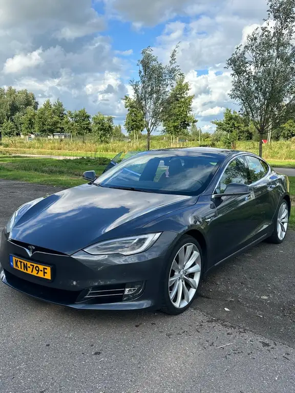 Tesla Model S 75D Full Self Drive Low Km 21 Inch Summer Set