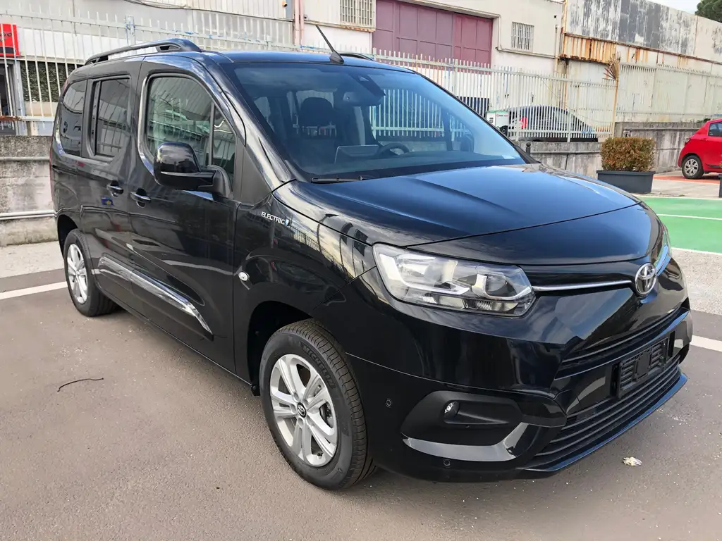 Toyota Proace City Verso Electric L1 50kwh D Executive