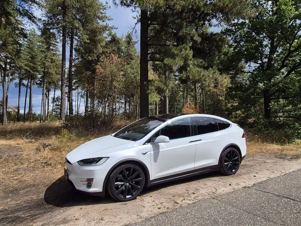 Tesla Model X Model X 75D Base
