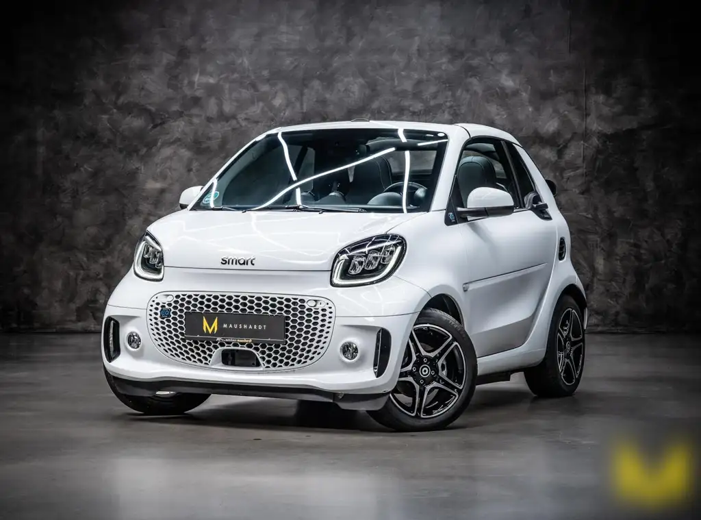 smart forTwo EQ cabrio prime EXCLUSIVE:THE WHITE ---