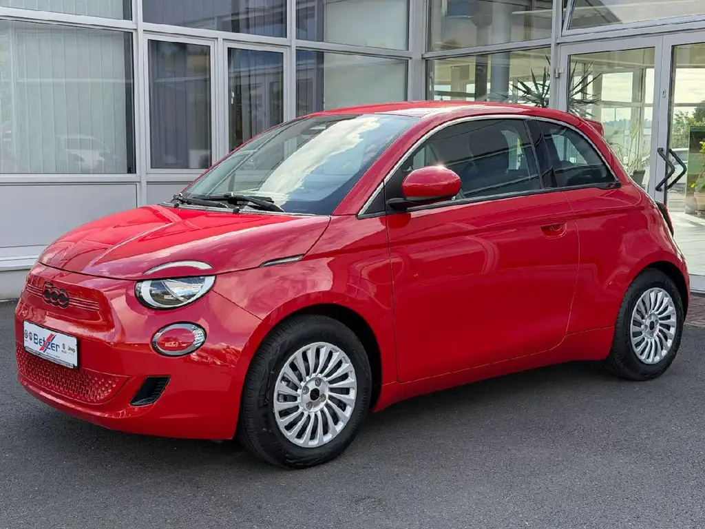 Fiat 500e Red