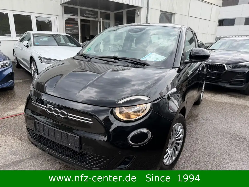 Fiat 500e 500 e Red Paket Komfort Kamera PDC CARPLAY