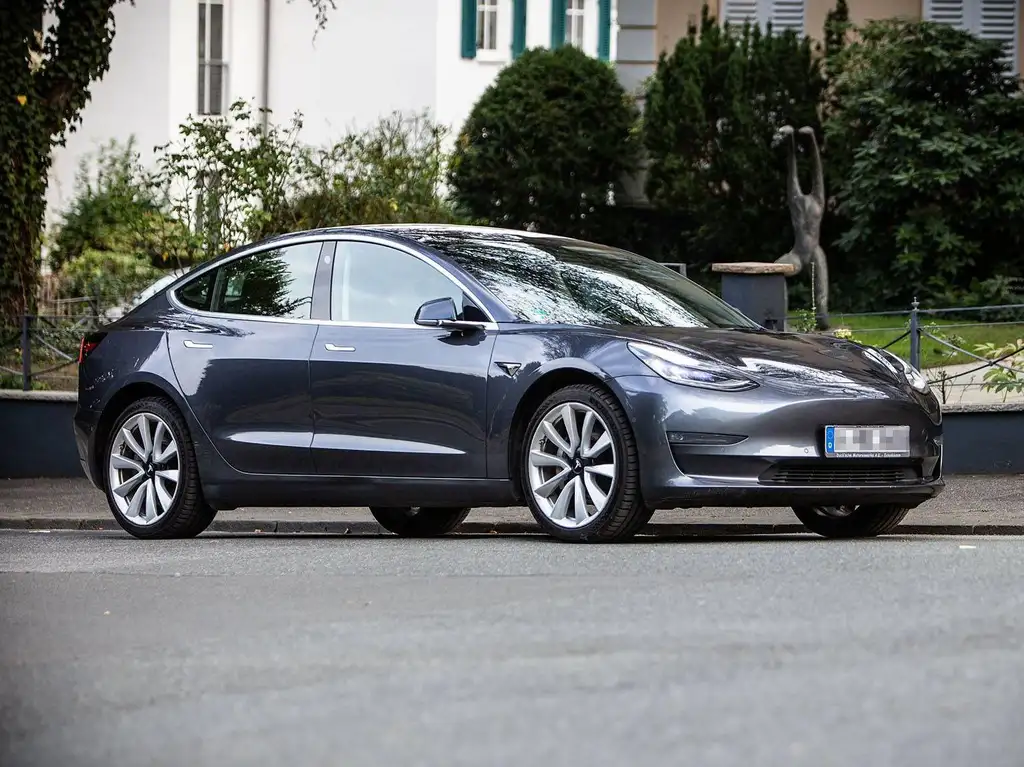 Tesla Model 3 Model 3 Long Range Dual Motor AWD