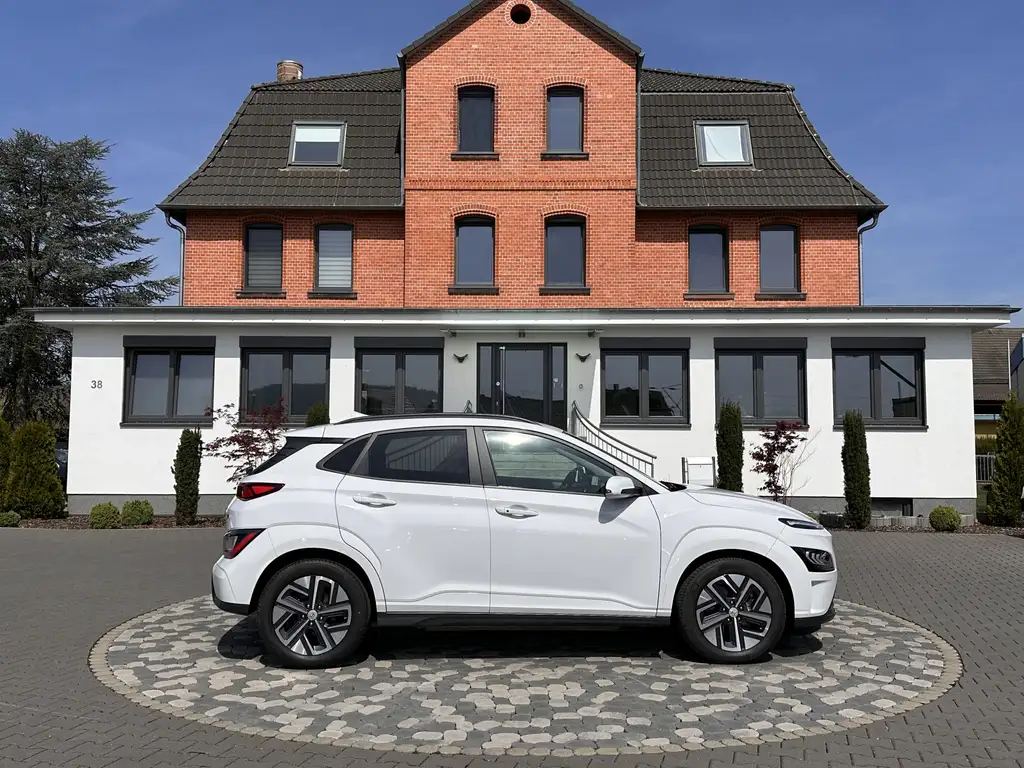 Hyundai KONA Prime LED HUD NAV LEDER 4xSHZ 64KWh