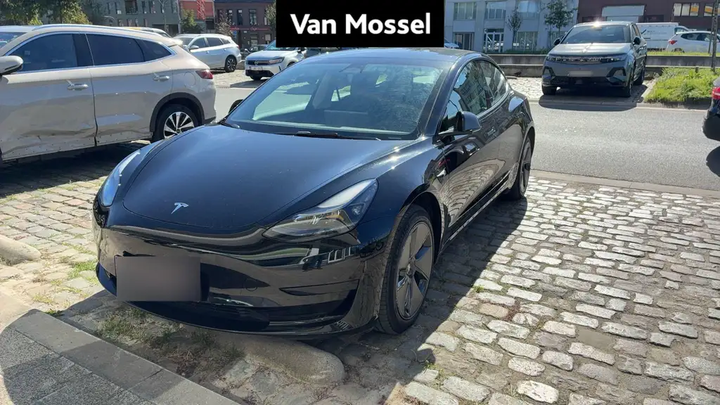 Tesla Model 3 RWD