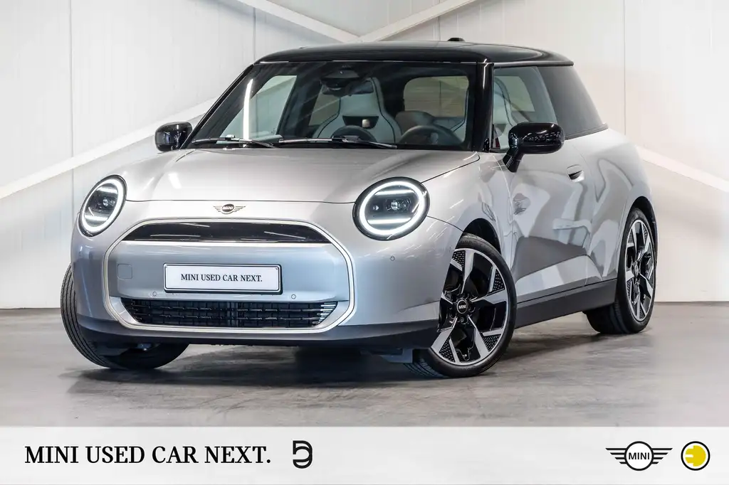 MINI Cooper Favoured Trim | PACK M | PANO