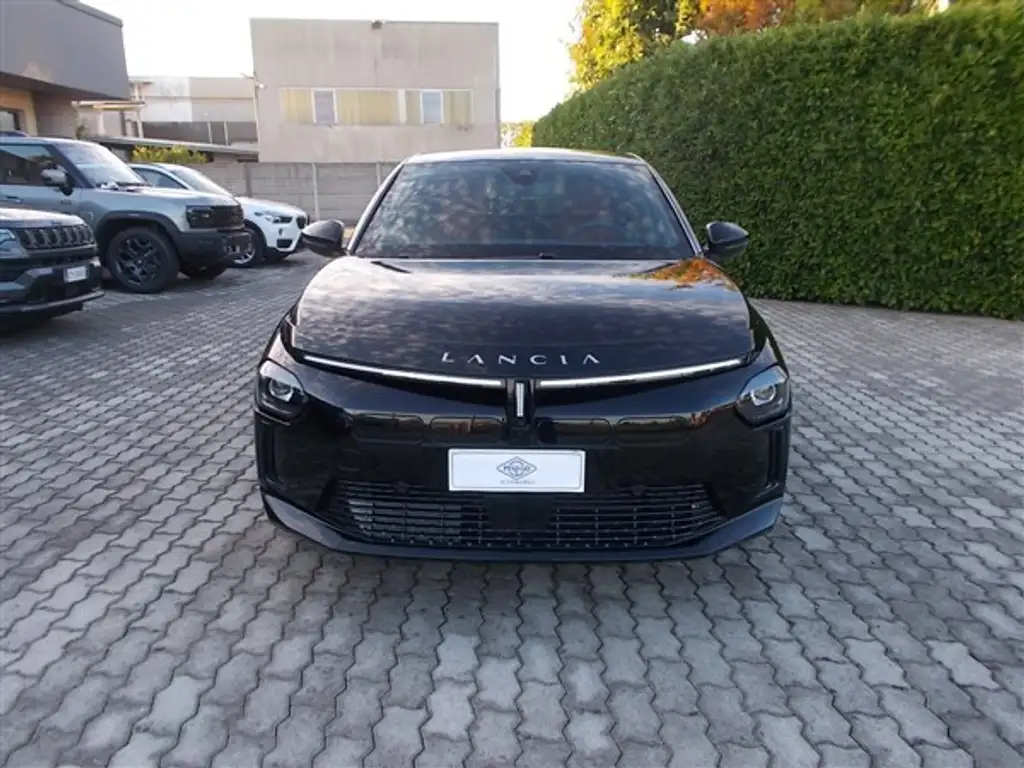 Lancia Ypsilon Ypsilon IV 2024 51kWh LX 156cv