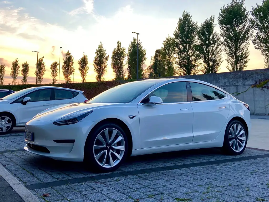 Tesla Model 3 Model 3 Long Range Dual Motor awd