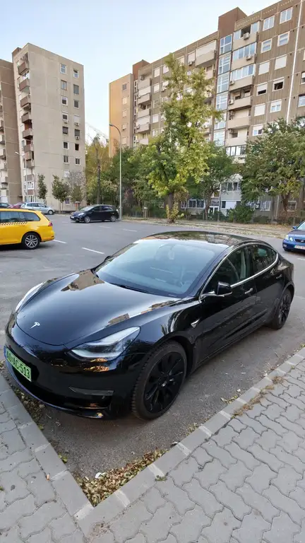 Tesla Model 3 Allradantrieb Dual Motor