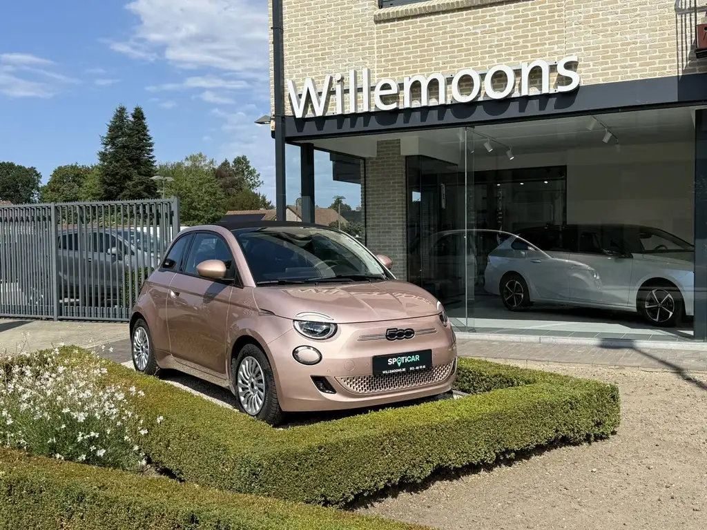 Fiat 500e Cabrio 42 KwH *Camera*LED Koplampen*Apple CarPl...