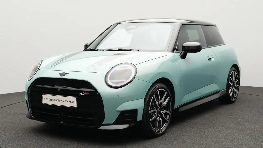 MINI Cooper SE John Cooper Works Trim