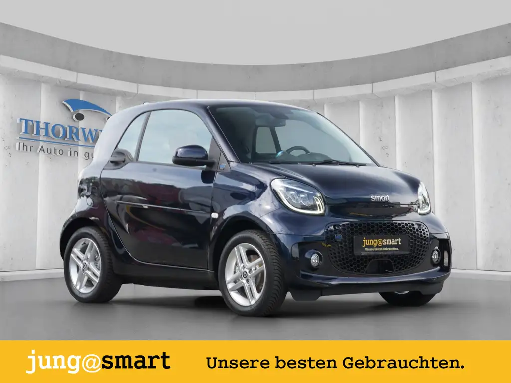 smart forTwo smart EQ fortwo Bordlader Pano LM Felgen Pano LED