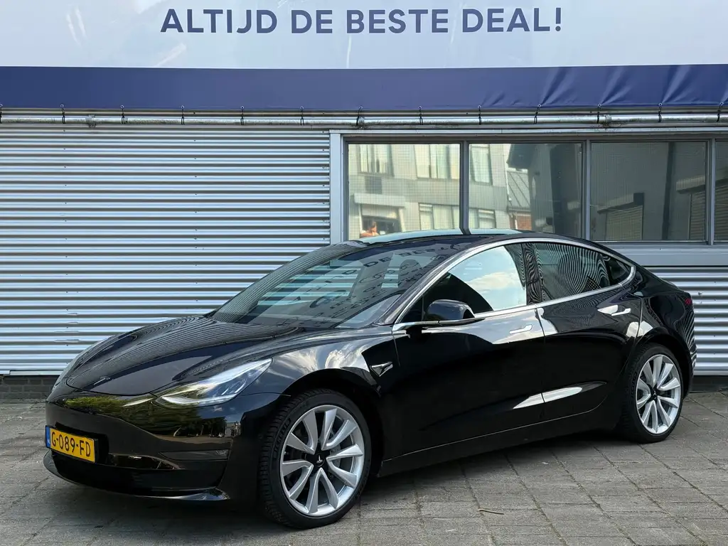 Tesla Model 3 Dual Long Range AWD 75 kWh 84,3 SOH l Pano l Leder
