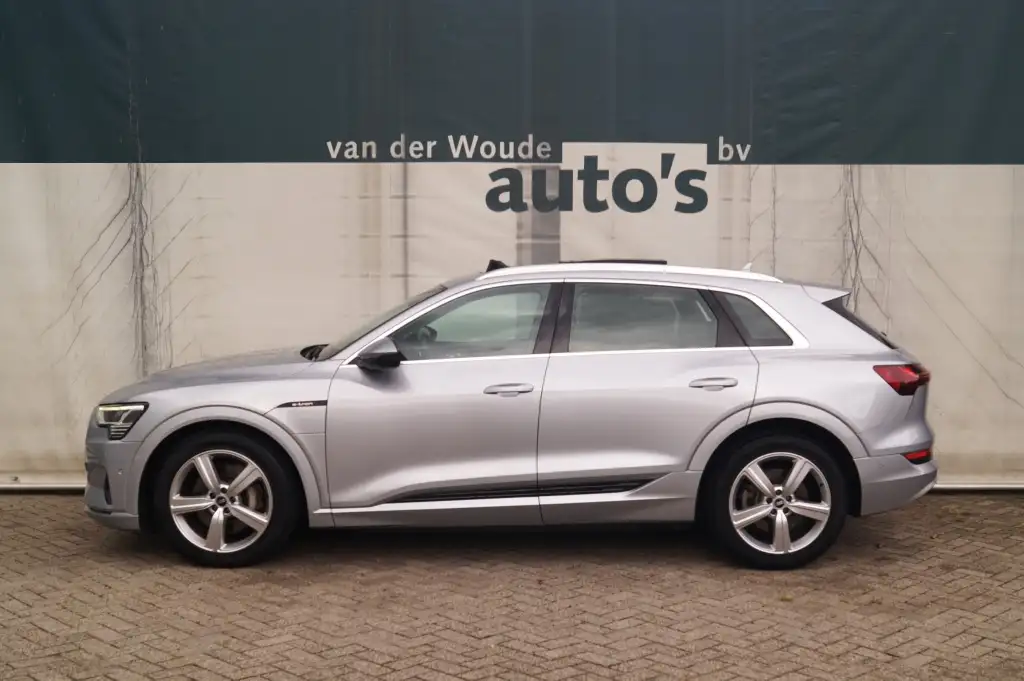 Audi e-tron 55 Quattro Advanced Edition Plus 95kWh -PANO-TREKH