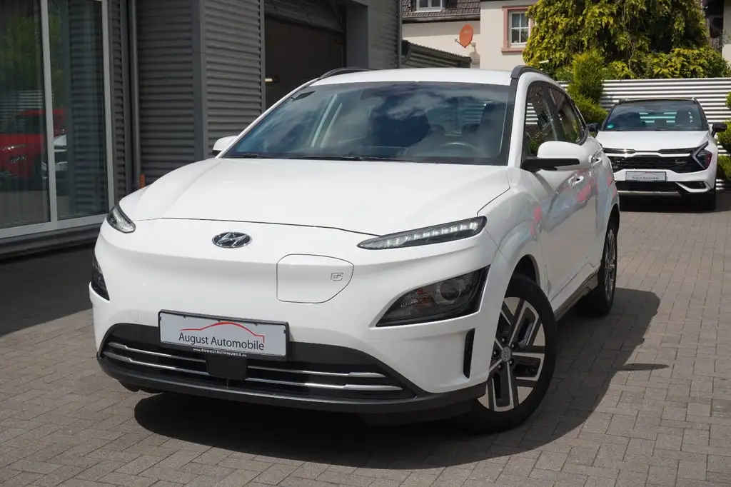 Hyundai KONA KONA Select 2WD ACC 3-Phasen KAM Key PDC Lenk+SH