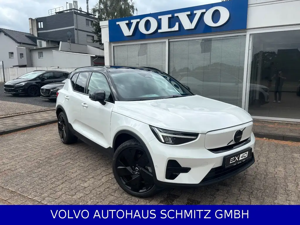 Volvo EX40 Black Edition Ultra Extended Range AHK