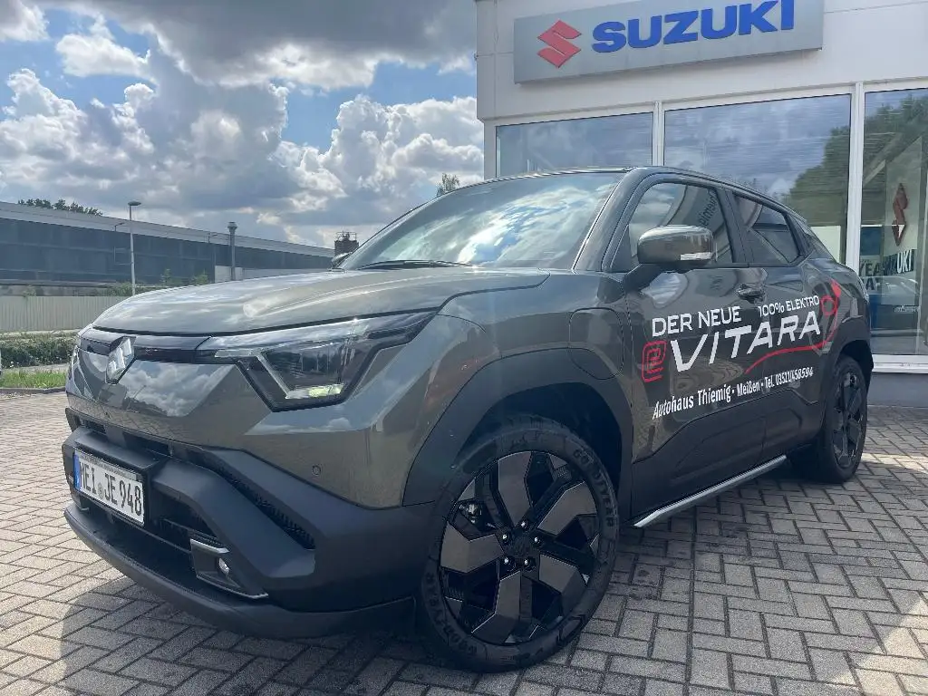 Suzuki Sonstige e-Vitara Allrad Comfort + (Green) 185 PS