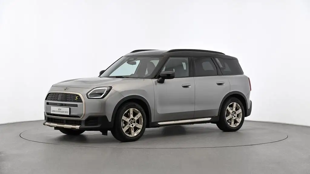 MINI Countryman SE All4 Favoured Trim