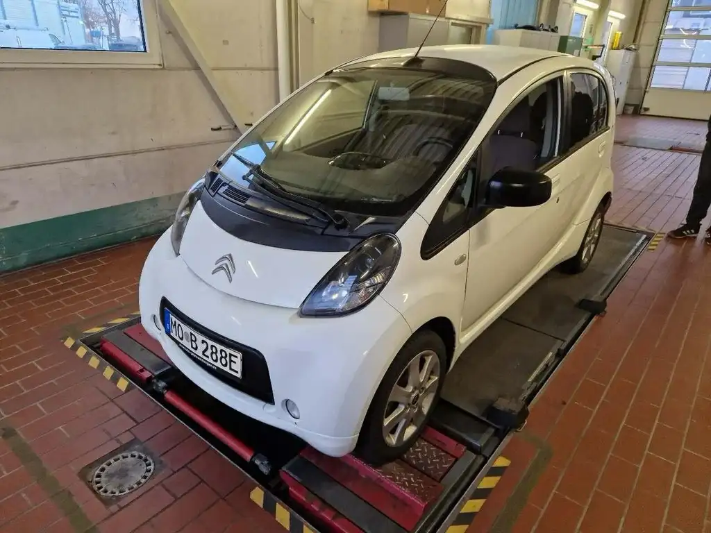 Citroen C-Zero C-ZERO Tendance 1. Hand Service NEU