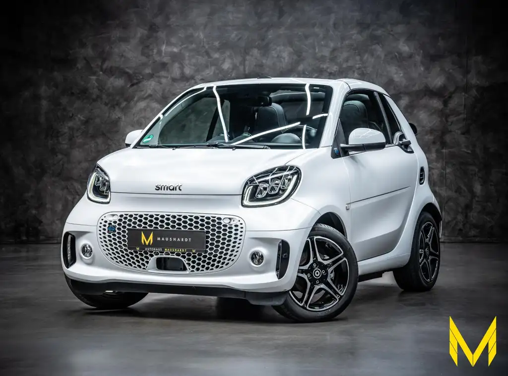 smart forTwo EQ cab. prime EXCLUSIVE:THE WHITE BEAUTY!