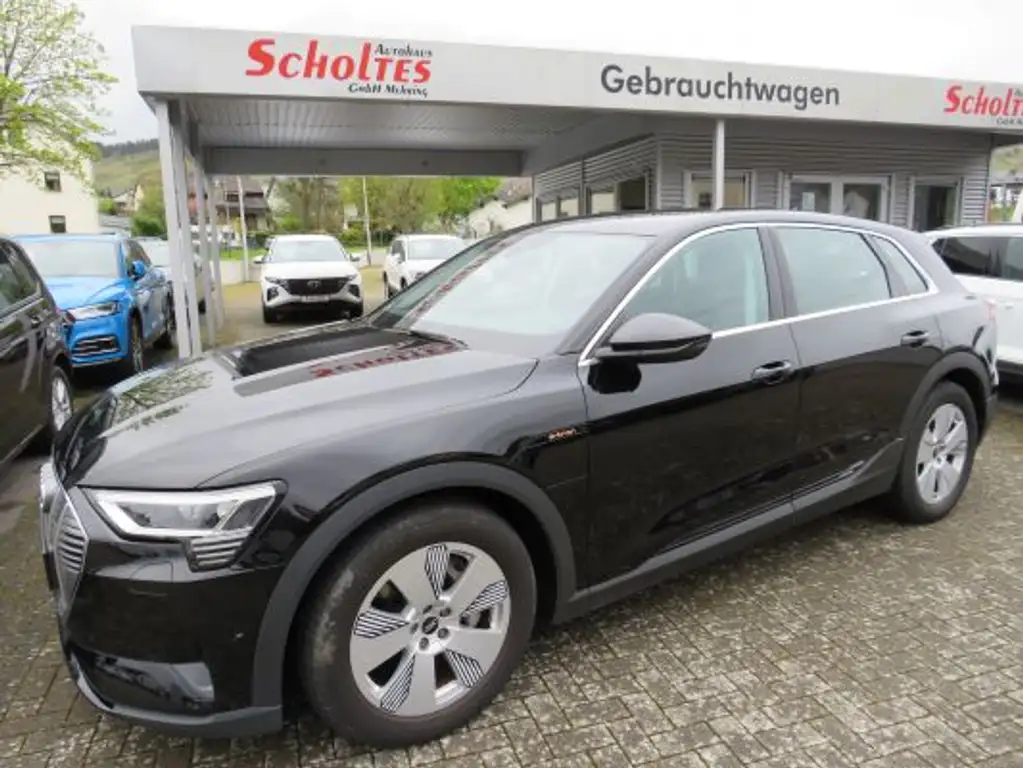 Audi e-tron quattro 55 300KW NP:82000 tolle Ausstattung