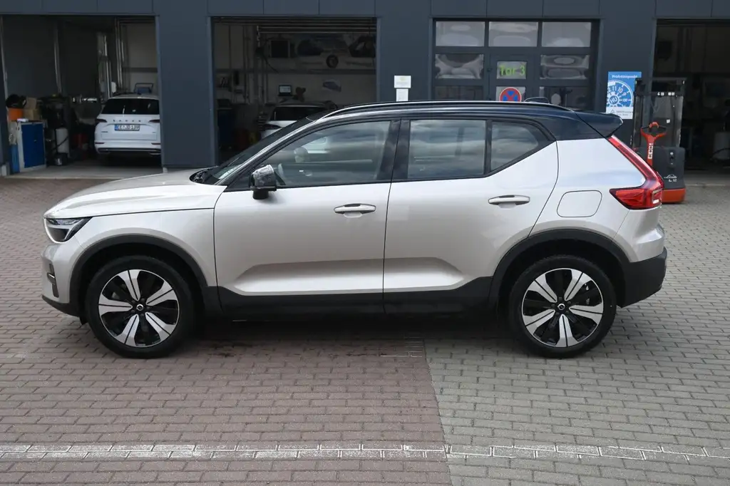 Volvo XC40 BEV Plus Single Motor*2WD*WP*RW: 460 KM*