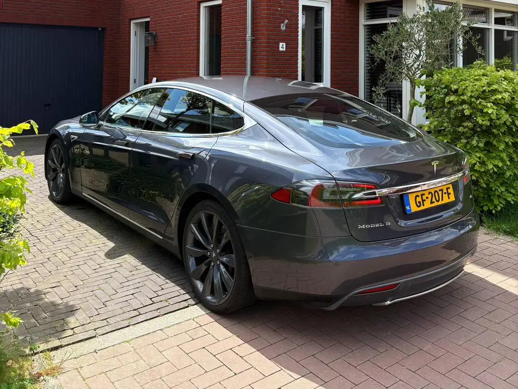 Tesla Model S Model S 85 Base