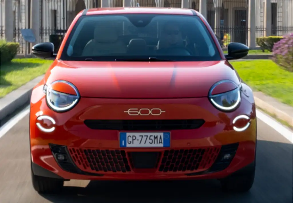 Fiat 600 600e 115kw 54kwh La prima