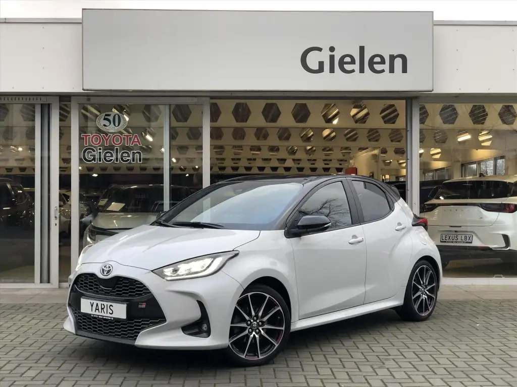 Toyota Yaris 1.5 Hybrid GR Sport | JBL, Dodehoekherkenning, Sto