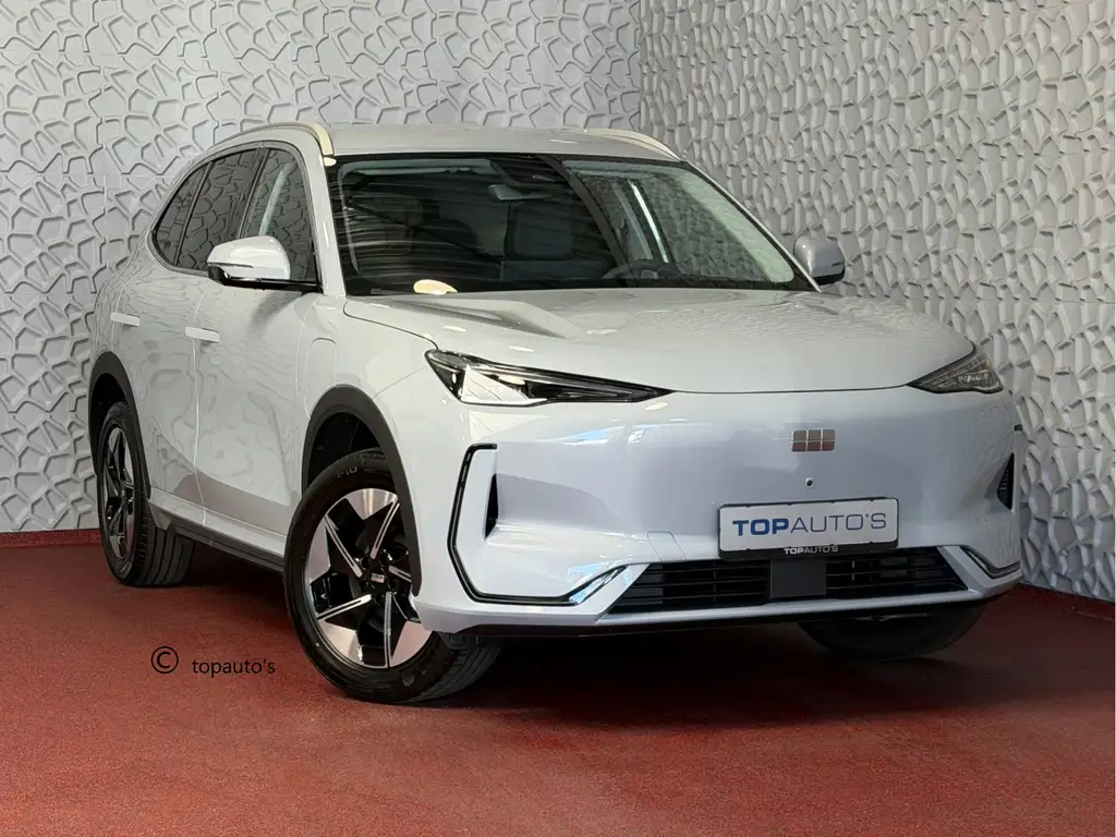Geely E5 Pro+ 68 kWh | 475 km WLTP | Moonlight Silver 8 Jaa