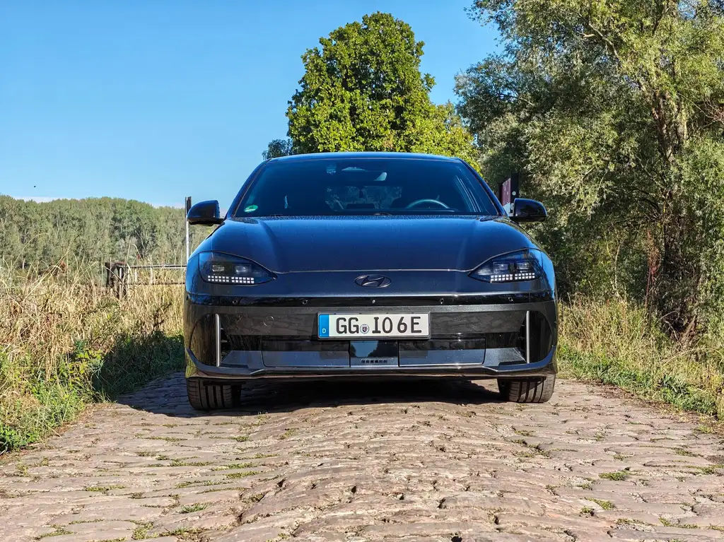 Hyundai IONIQ 6 IONIQ 6 Sondermodell First Edition, 77,4 kWh 4WD, HUD, Schiebedach, ACC