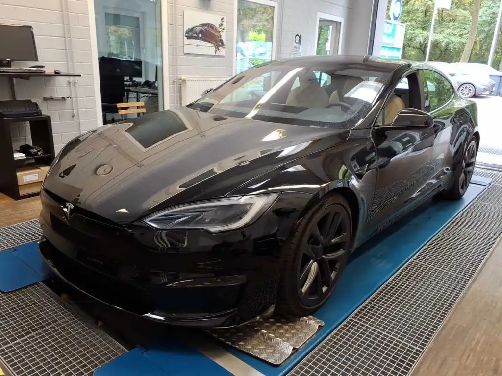 Tesla Model S Model S Dual Motor Performance Modell 2024, HW4, Autopilot 4,  Panoramadach,LM 21", AHK, Neuwertig !!!!!