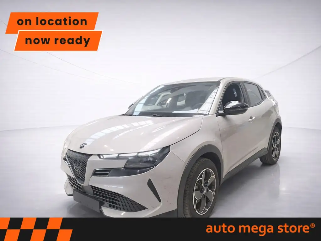 Alfa Romeo Junior Elettrica 54 kWh ACC/LED/PDC/Carplay