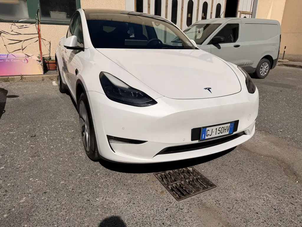 Tesla Model Y Long Range Dual Motor awd