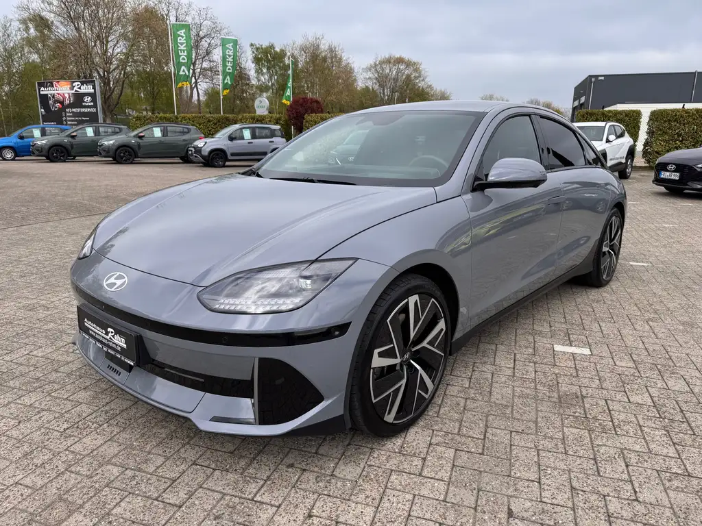 Hyundai IONIQ 6 77,4 kWh Uniq 4 WD | Elektr. Sitze | PDC | ACC