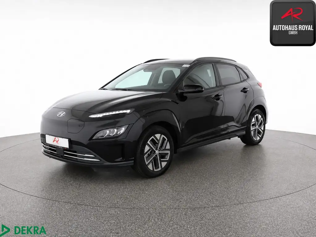 Hyundai KONA TREND ELEKTRO 2WD WÄRMEPUMPE,KAMERA,ACC,1HD