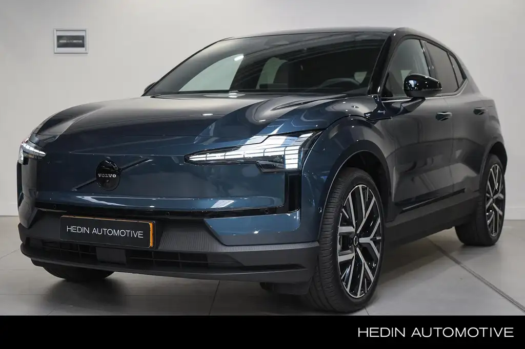Volvo EX30 P8 AWD Ultra Black Edition Europa 69 kWh 428pk |NÚ