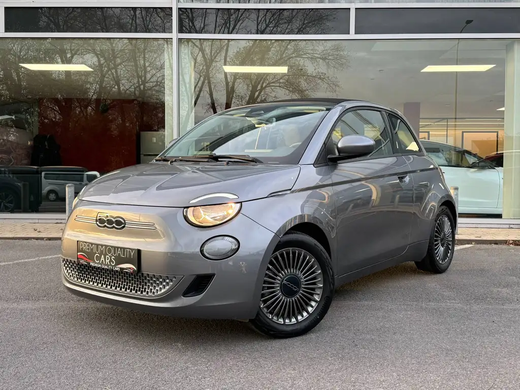 Fiat 500e ICON / CARPLAY / SENSOREN / NAVI / AIRCO / KEYLESS