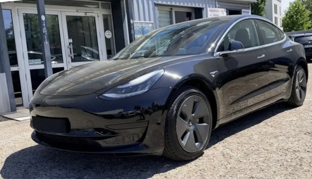 Tesla Model 3 Tesla Model 3 Standard Range Plus