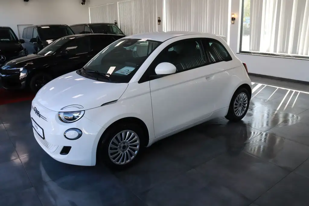 Fiat 500e Basis * 1.HAND + 9TKM + GARANTIE *