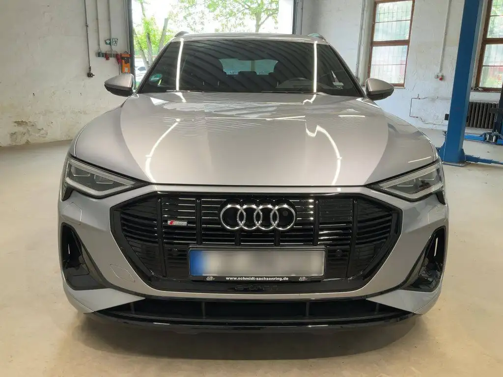 Audi e-tron e-tron 50 quattro