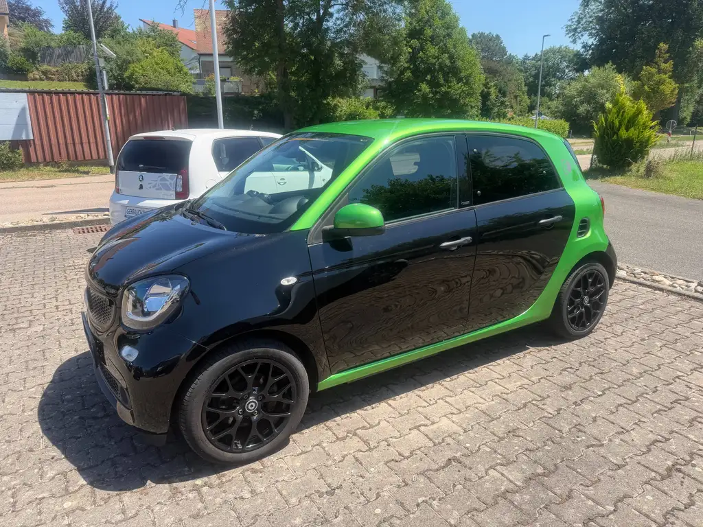smart forFour electric drive / EQ  60 kW passion Parksensoren Sitzheizung Bluetooth Tempomat