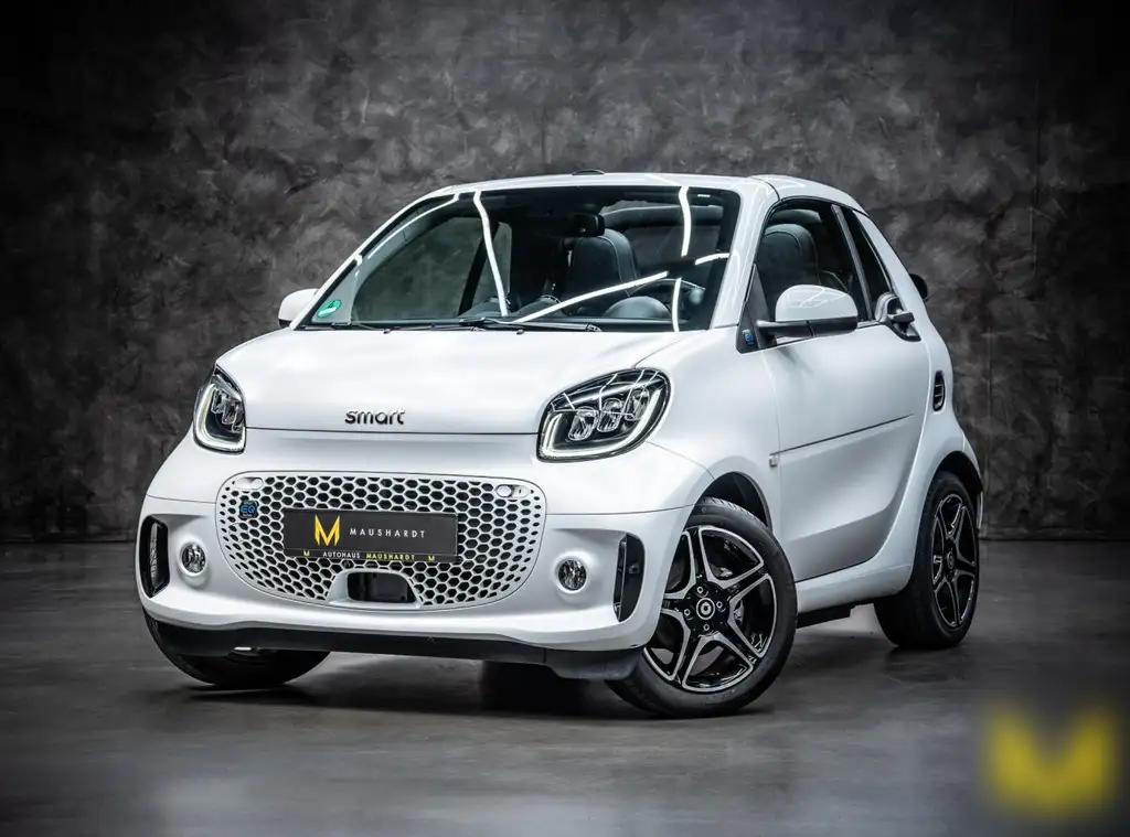 smart forTwo EQ cab. prime EXCLUSIVE:THE WHITE BEAUTY!