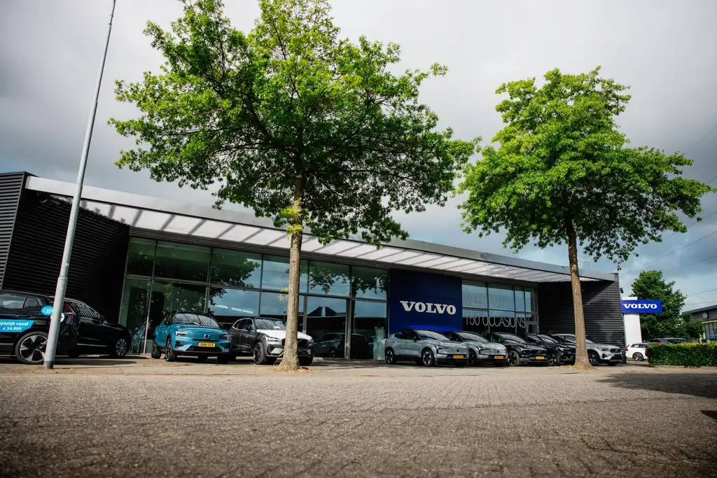 Volvo XC40 Recharge Core | Stoelverwarming | Achteruitrijcame