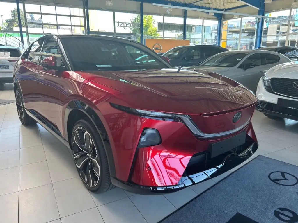 Mazda CX-6e e 190 kW EV Takumi