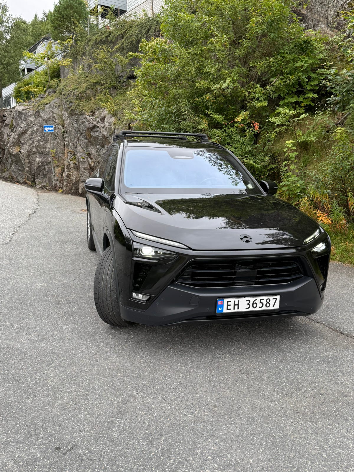 NIO ES8