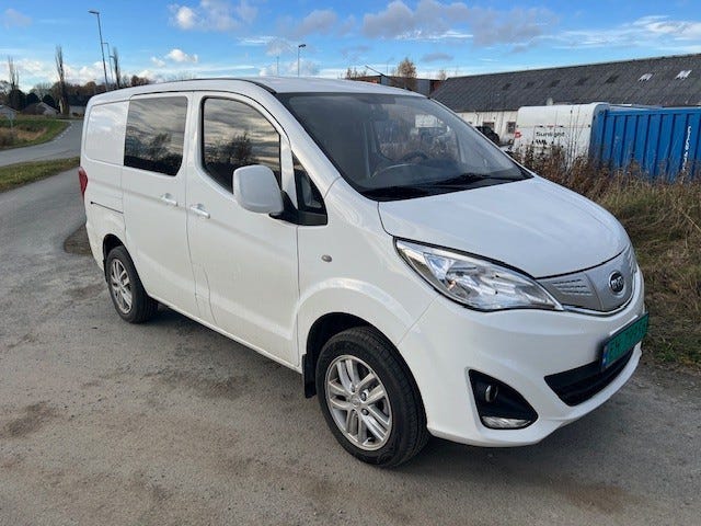 BYD T3