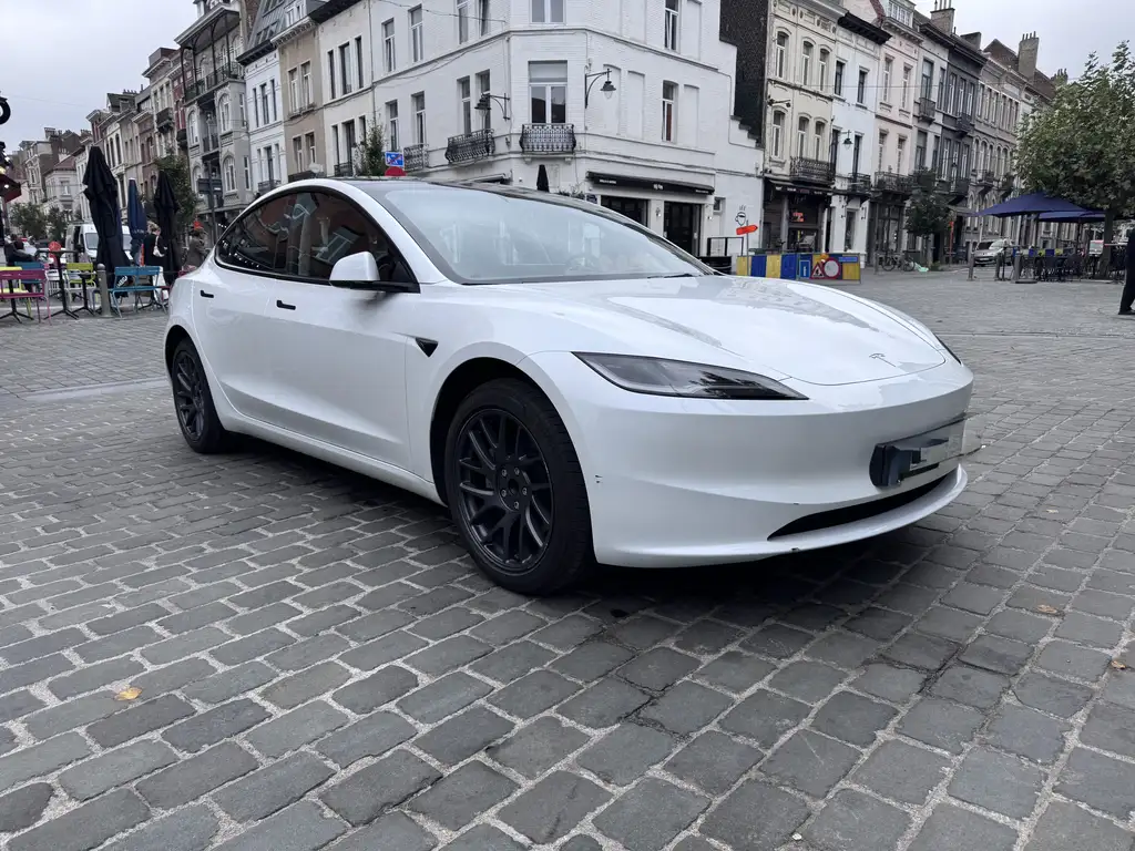Tesla Model 3 64 kWh RWD Standart Range Premium HTVA