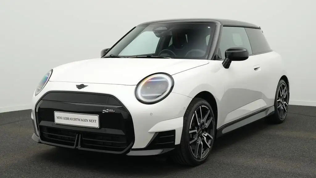 MINI Cooper SE John Cooper Works Trim